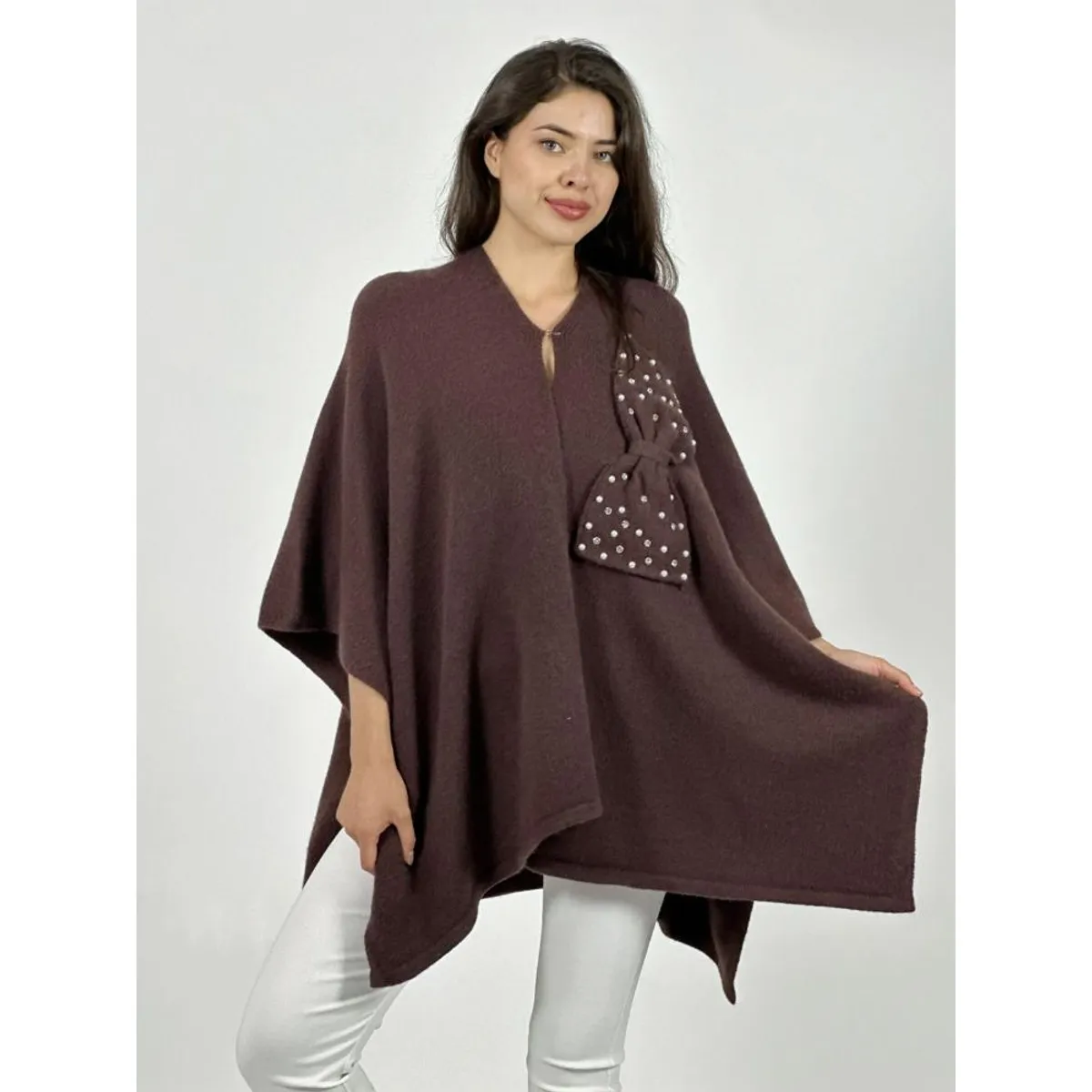 ENIGMATICA BOUTIQUE - Poncho Abotonado Moño con Perlas