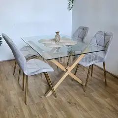 CORI CORI - Comedor Medlock 140 x 90cm + 4 Sillas Fiori Velvet Gold