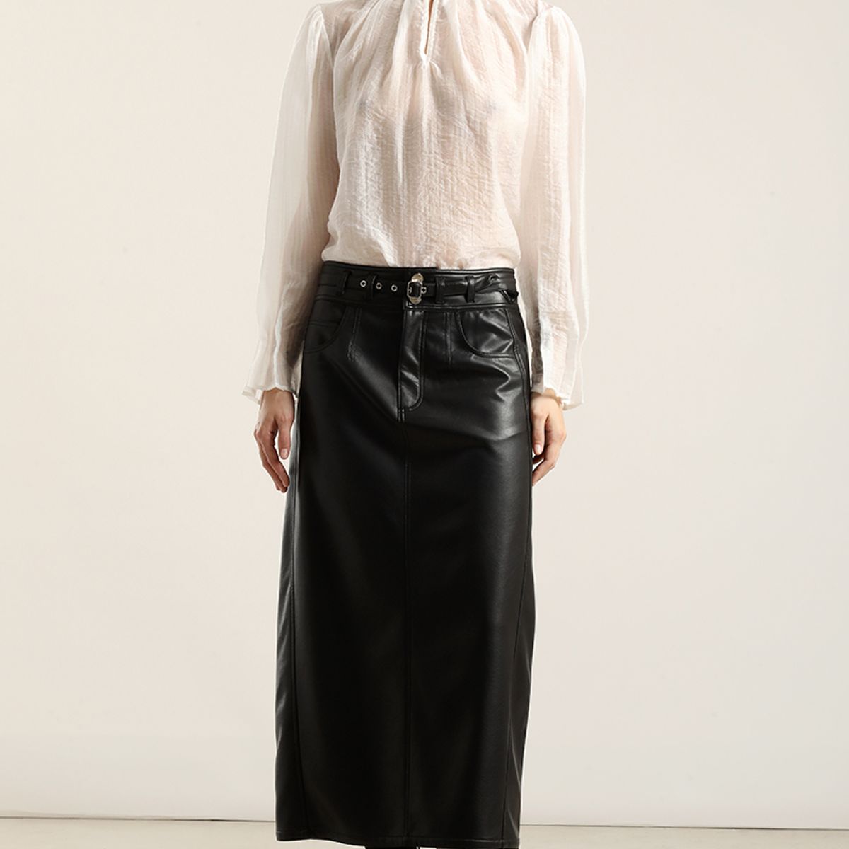 LIOLA - Falda Midi, Efecto Cuero Negro Liola