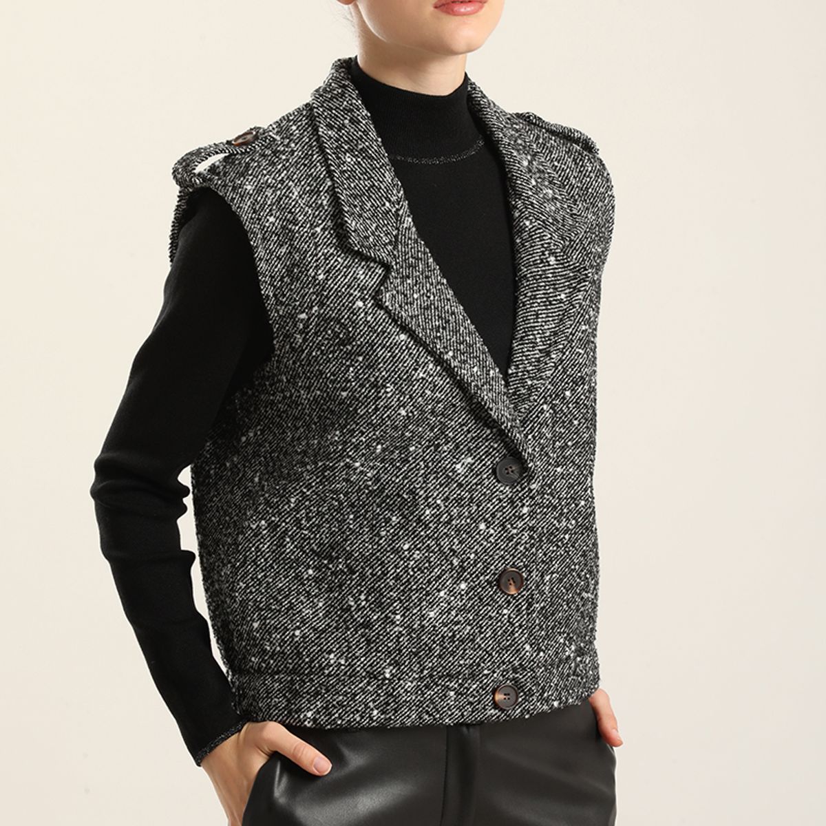 LIOLA - Chaqueta Sin Magas, Fantasia Negro Liola