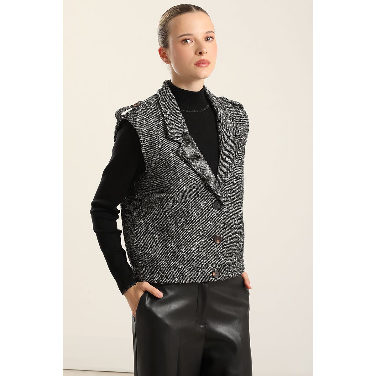 LIOLA - Chaqueta Sin Magas, Fantasia Negro Liola