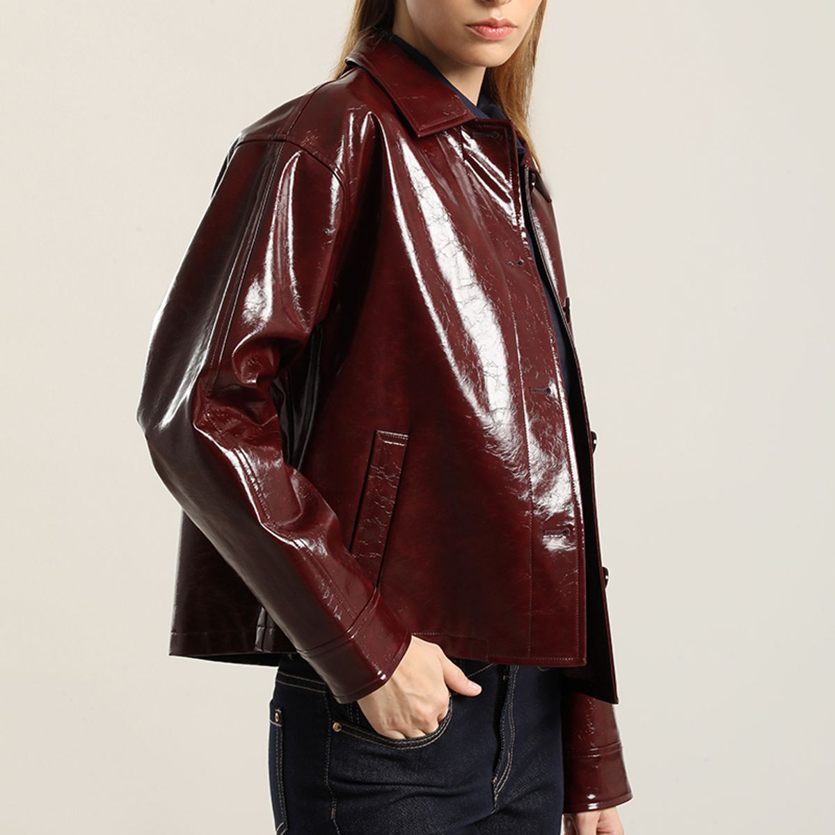 LIOLA - Chaqueta Efecto Charol,Burdeo Liola