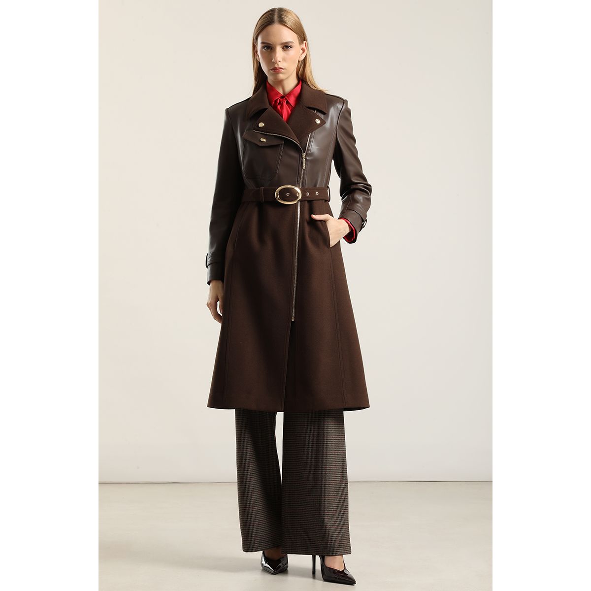 LIOLA - Abrigo Largo Biker, Muflon Chocolate Liola