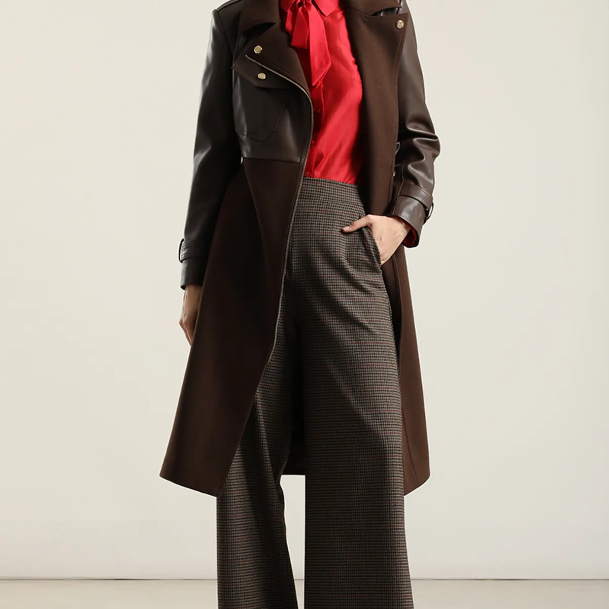 LIOLA - Abrigo Largo Biker, Muflon Chocolate Liola