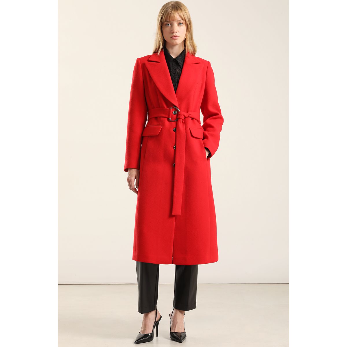 LIOLA - Abrigo Largo Lazada, Muflon Rojo Liola