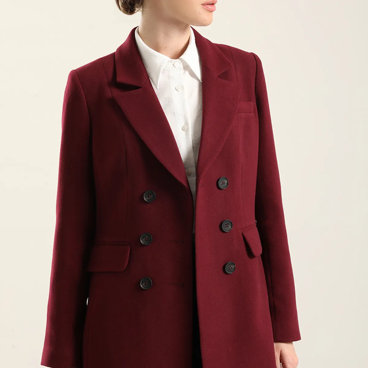 LIOLA - Blazer Entallado Doble Cruce, Vino Liola