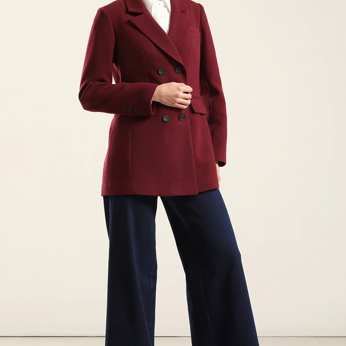 LIOLA - Blazer Entallado Doble Cruce, Vino Liola