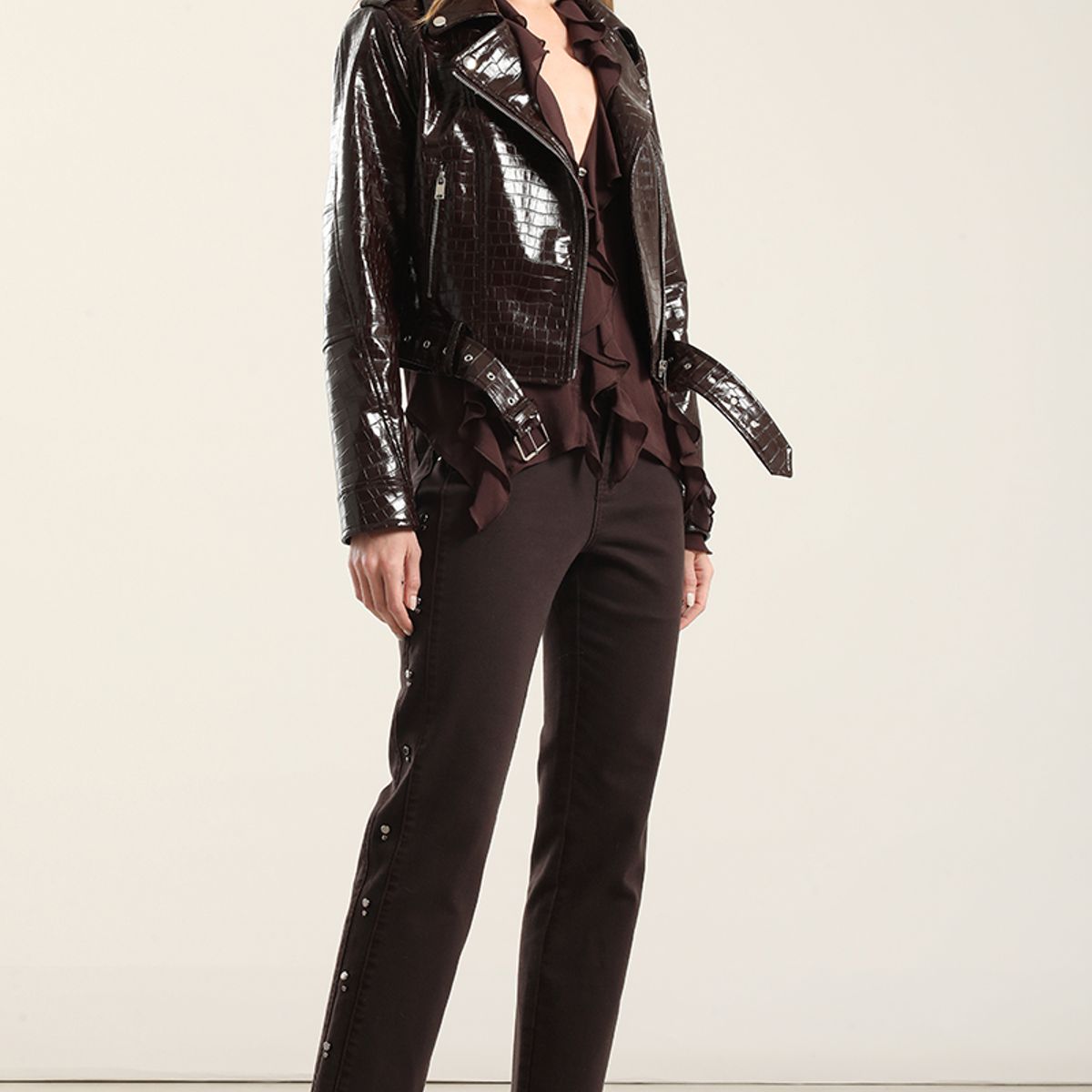 LIOLA - Chaqueta Biker, Charol Crocco, Burdeo Liola