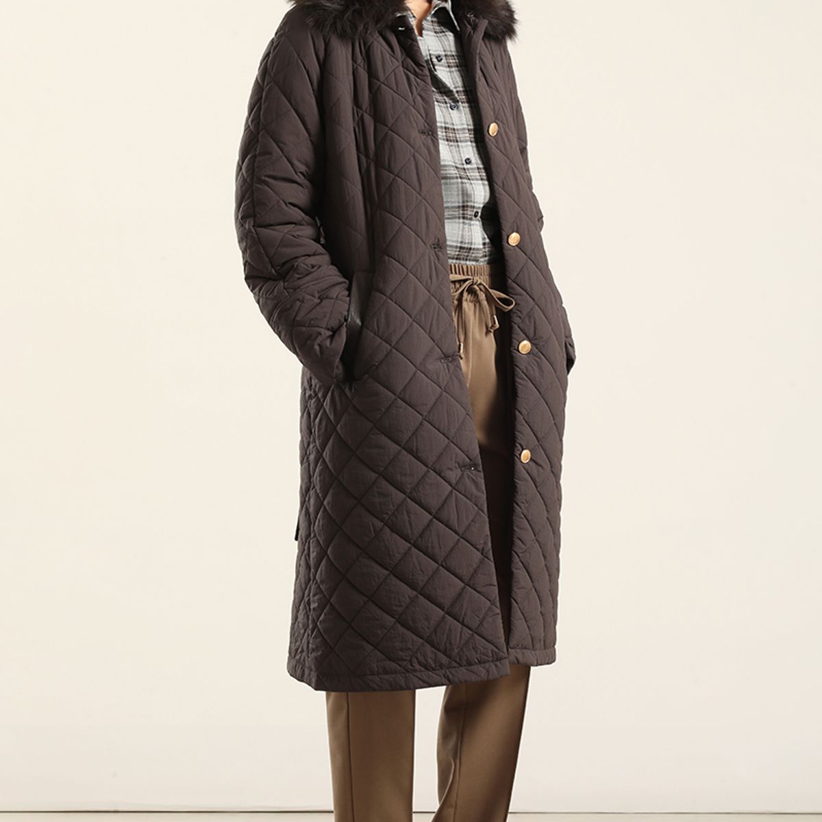 LIOLA - Parka Larga, Matelasse Rombo, Chocolate Liola