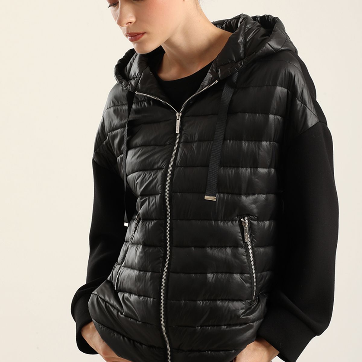 LIOLA - Parka Acolchada Combinada, Negro Liola