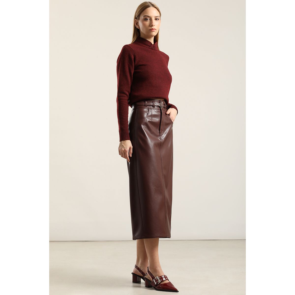 LIOLA - Falda Midi, Efecto Cuero, Burdeo Liola