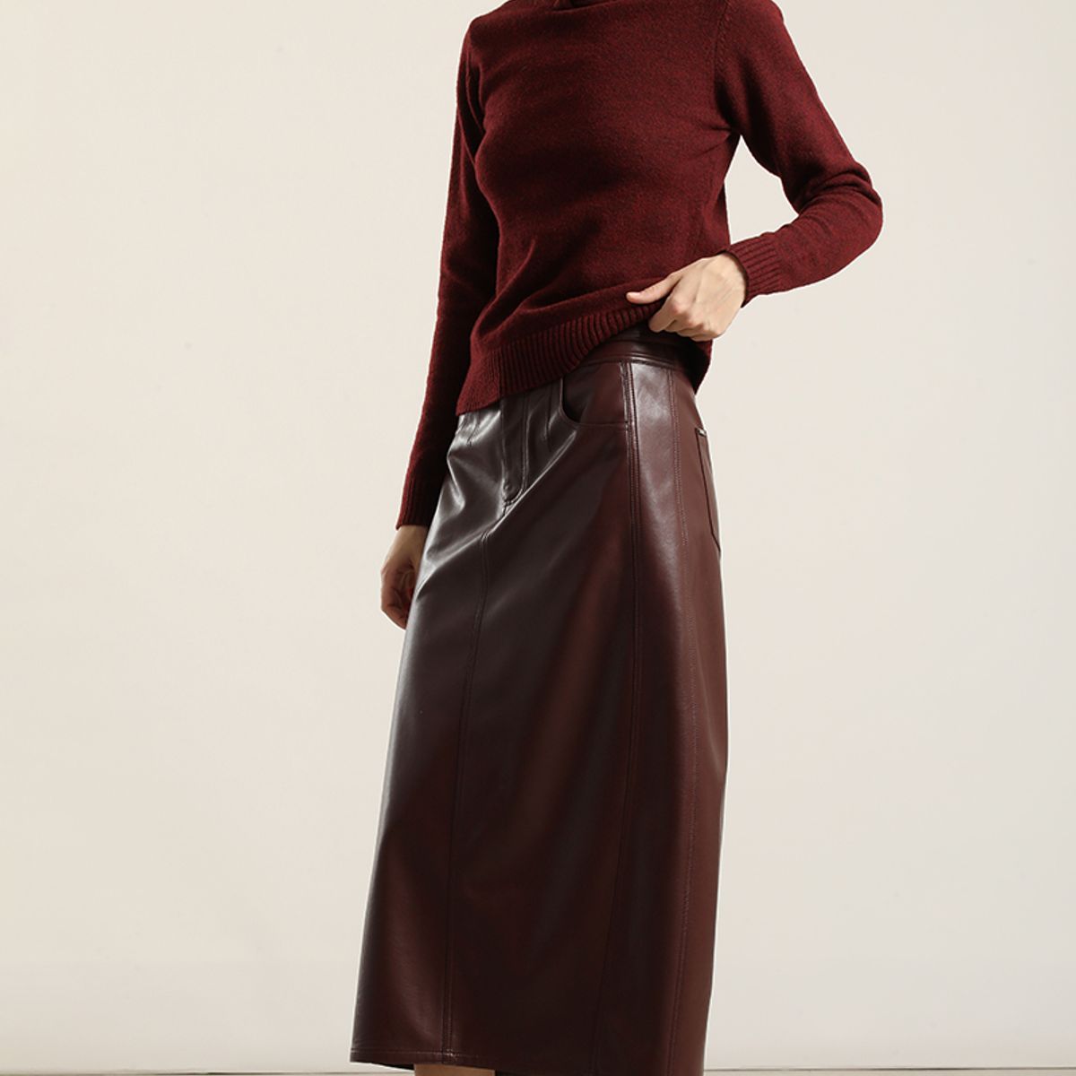 LIOLA - Falda Midi, Efecto Cuero, Burdeo Liola
