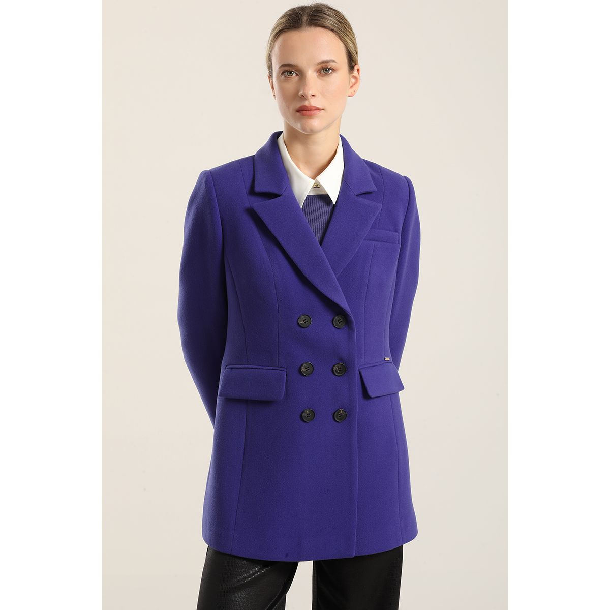 LIOLA - Blazer Entallado Doble Cruce, Azulino Liola