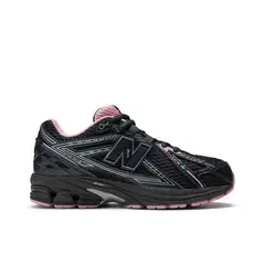 NEW BALANCE - Zapatillas Urbanas Niños 1906 R Negra/Rosa