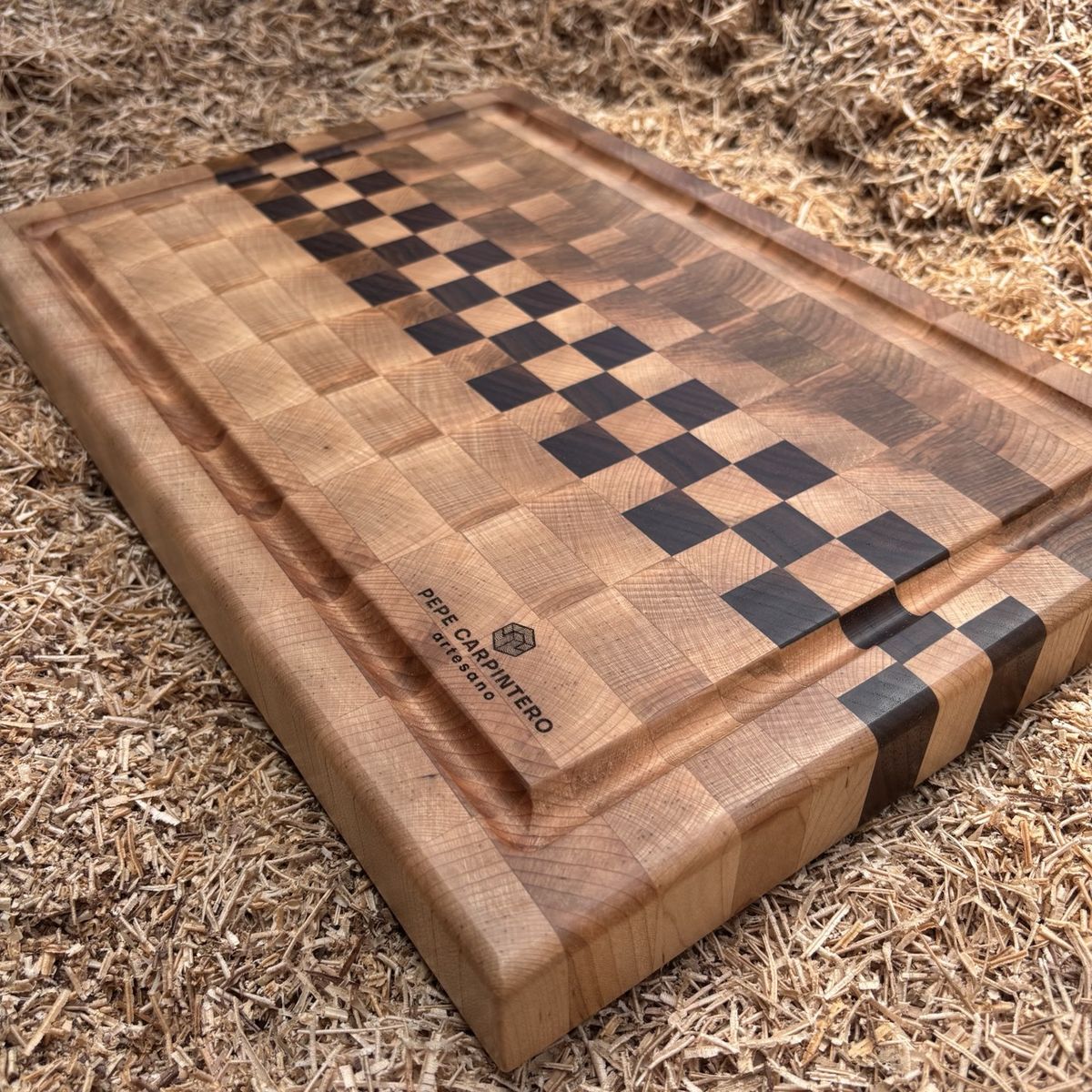 GENERICO - Tabla de Corte Premium en Madera de Nogal Negro