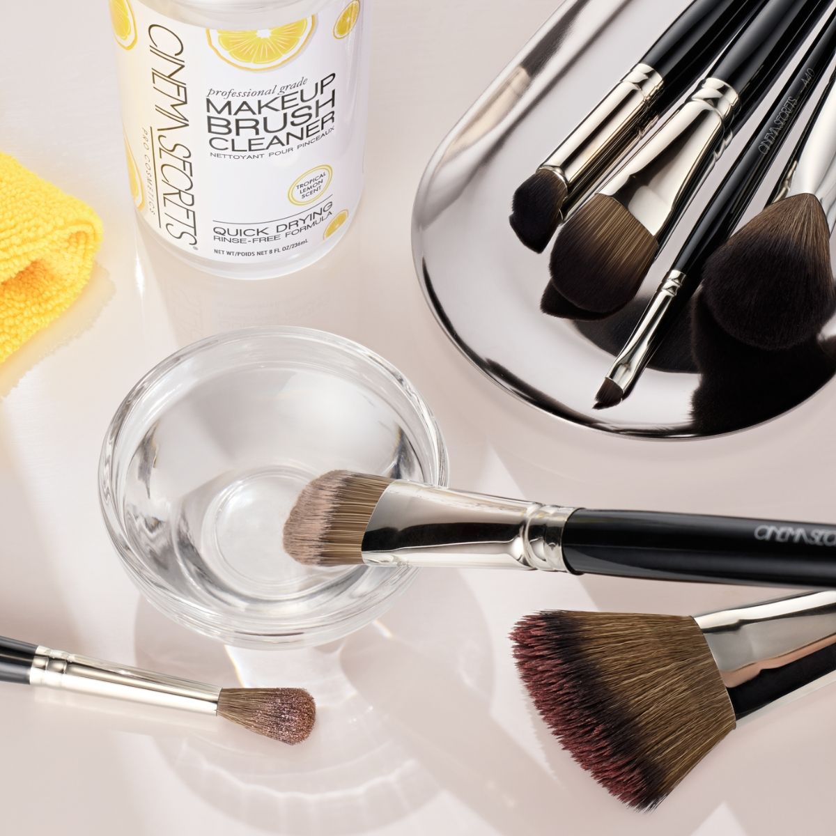 CINEMA SECRETS - Kit Limpiador Brochas De Maquillaje Limon Cinema Secrets