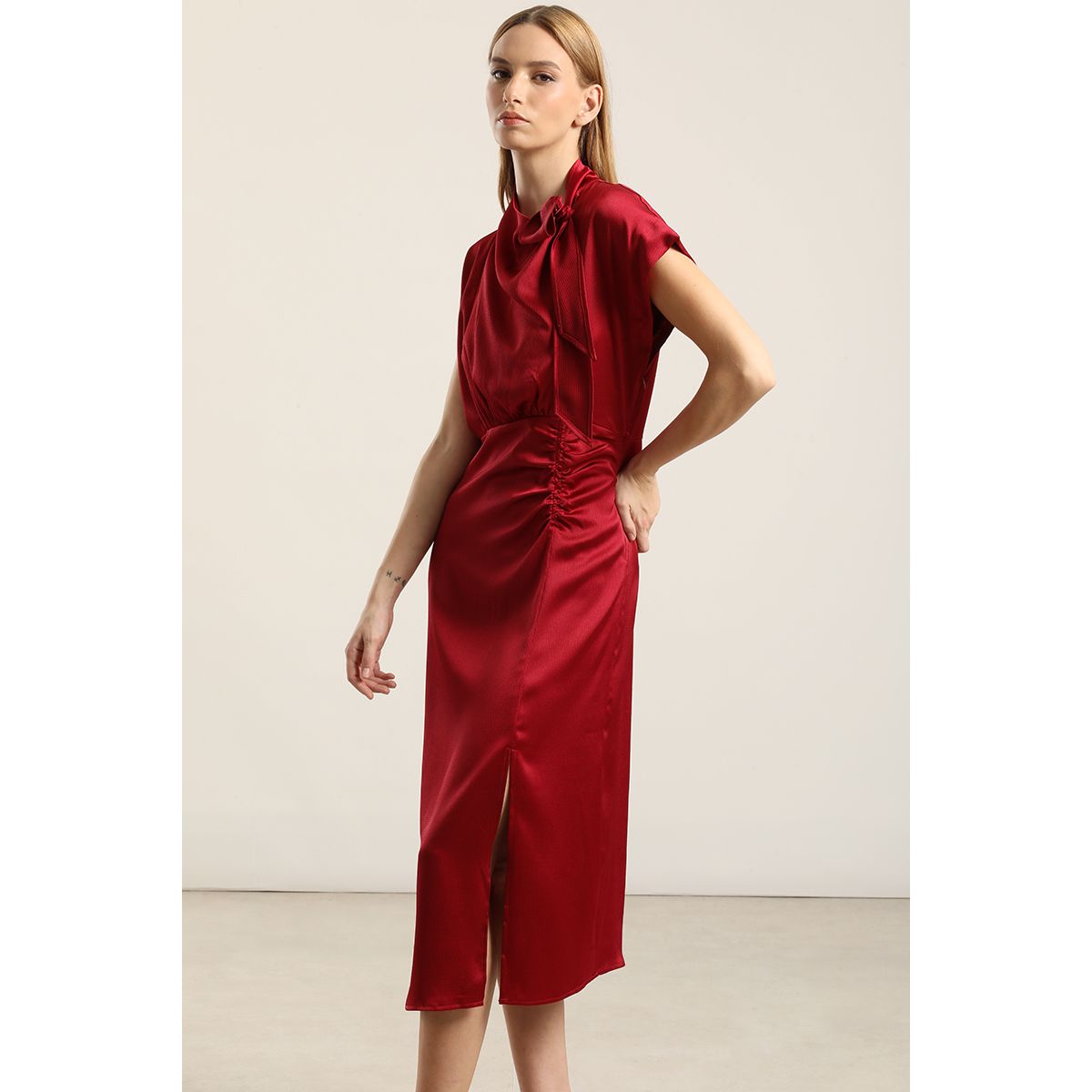 LIOLA - Vestido Satin Midi Lazada, Burdeo Liola