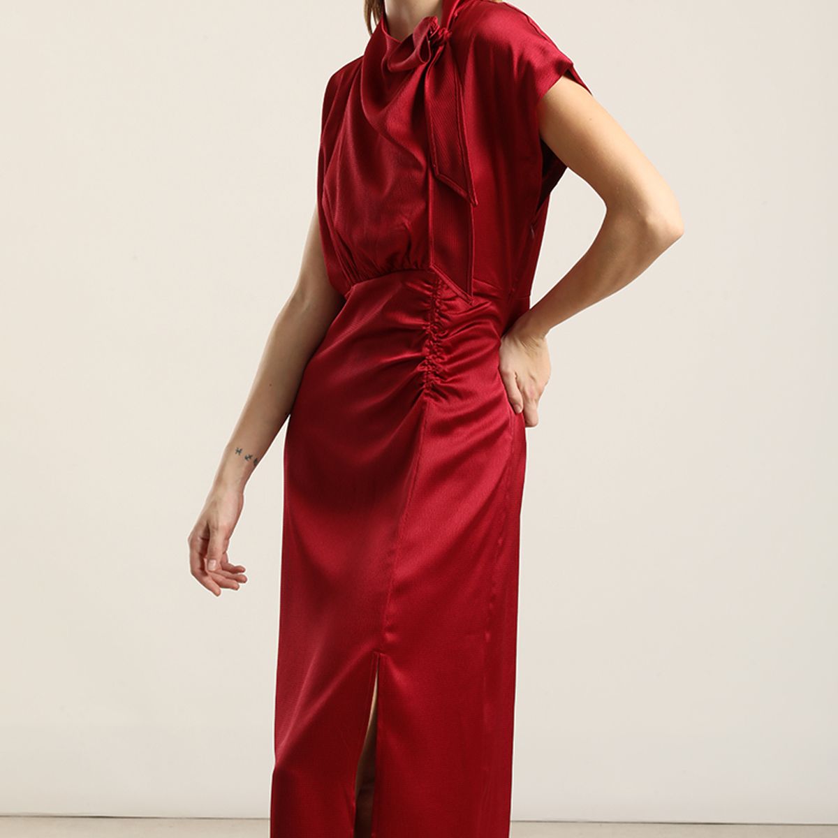 LIOLA - Vestido Satin Midi Lazada, Burdeo Liola