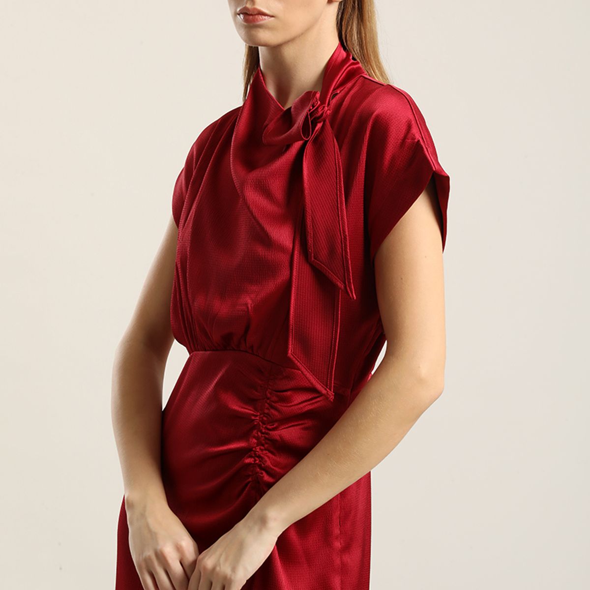 LIOLA - Vestido Satin Midi Lazada, Burdeo Liola