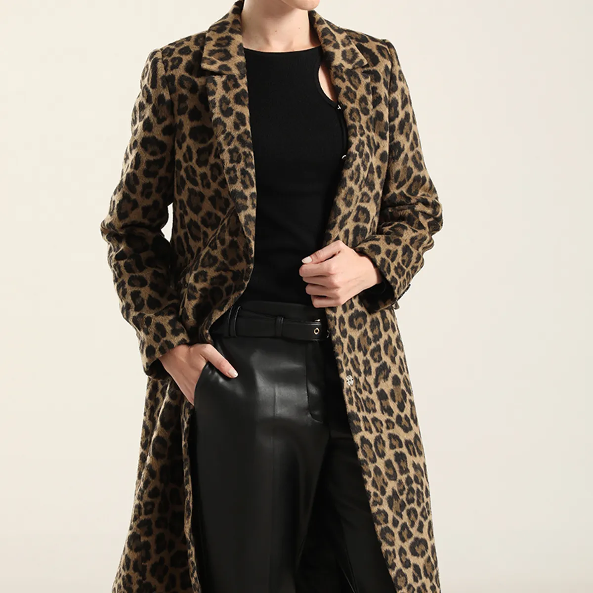 LIOLA - Abrigo Animal Print, Cafe Liola