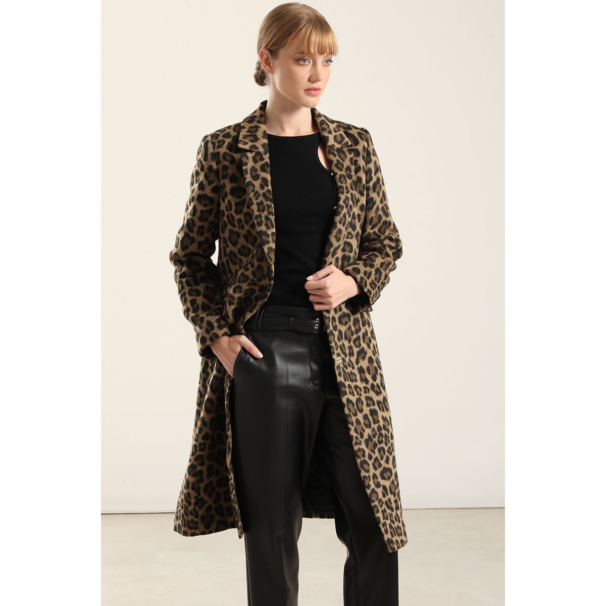 LIOLA - Abrigo Animal Print, Cafe Liola