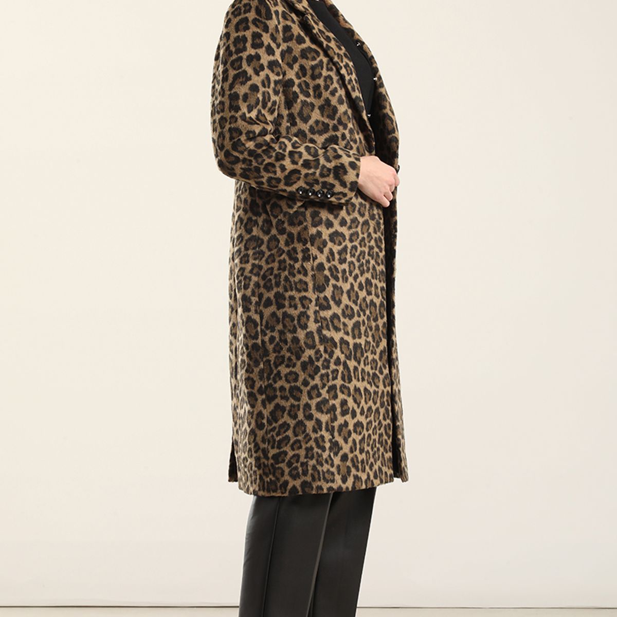 LIOLA - Abrigo Animal Print, Cafe Liola