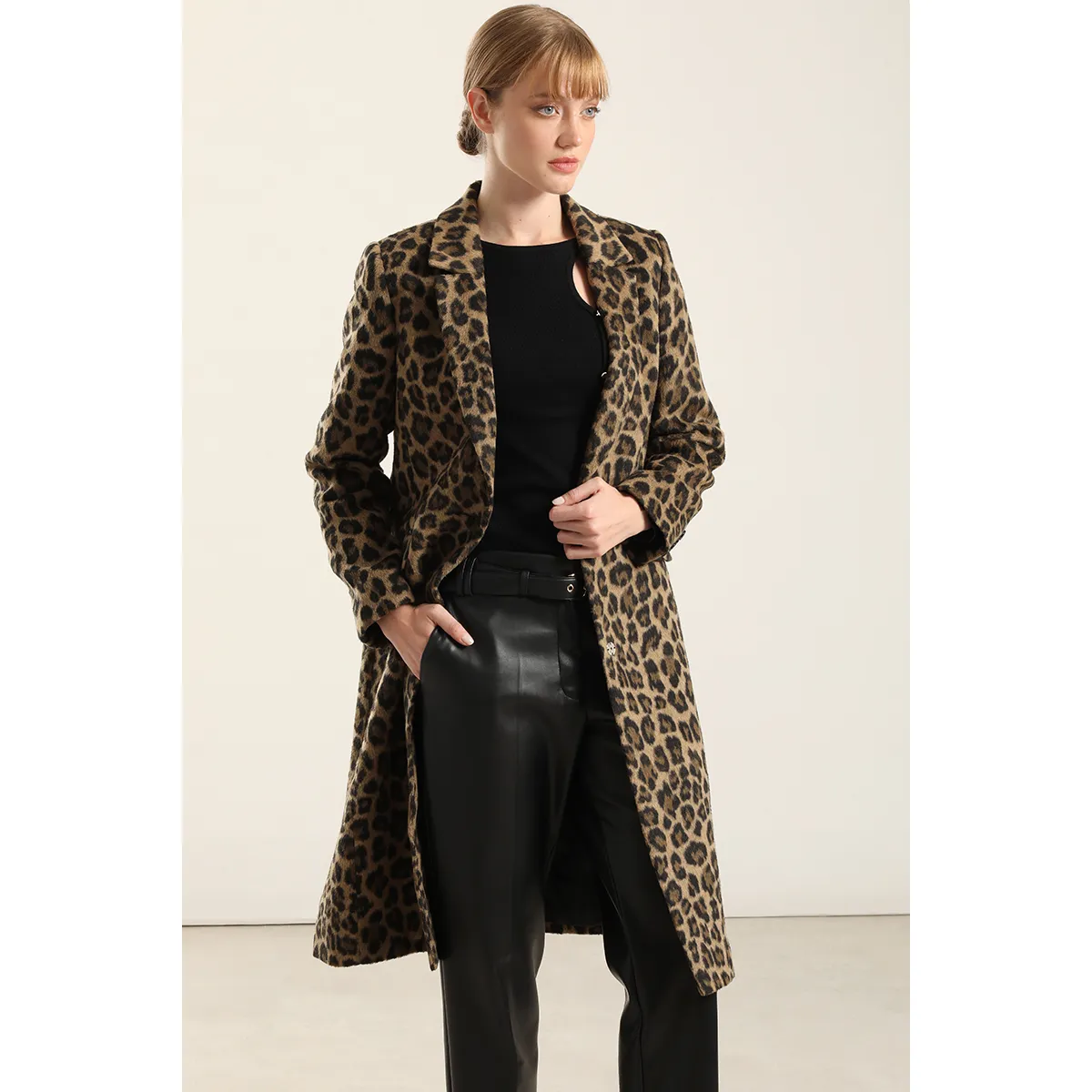 LIOLA - Abrigo Animal Print, Cafe Liola