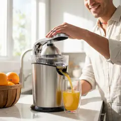 OSTER - Exprimidor de cítricos Oster® de acero inoxidable FPSTJU4200 Versión 2026