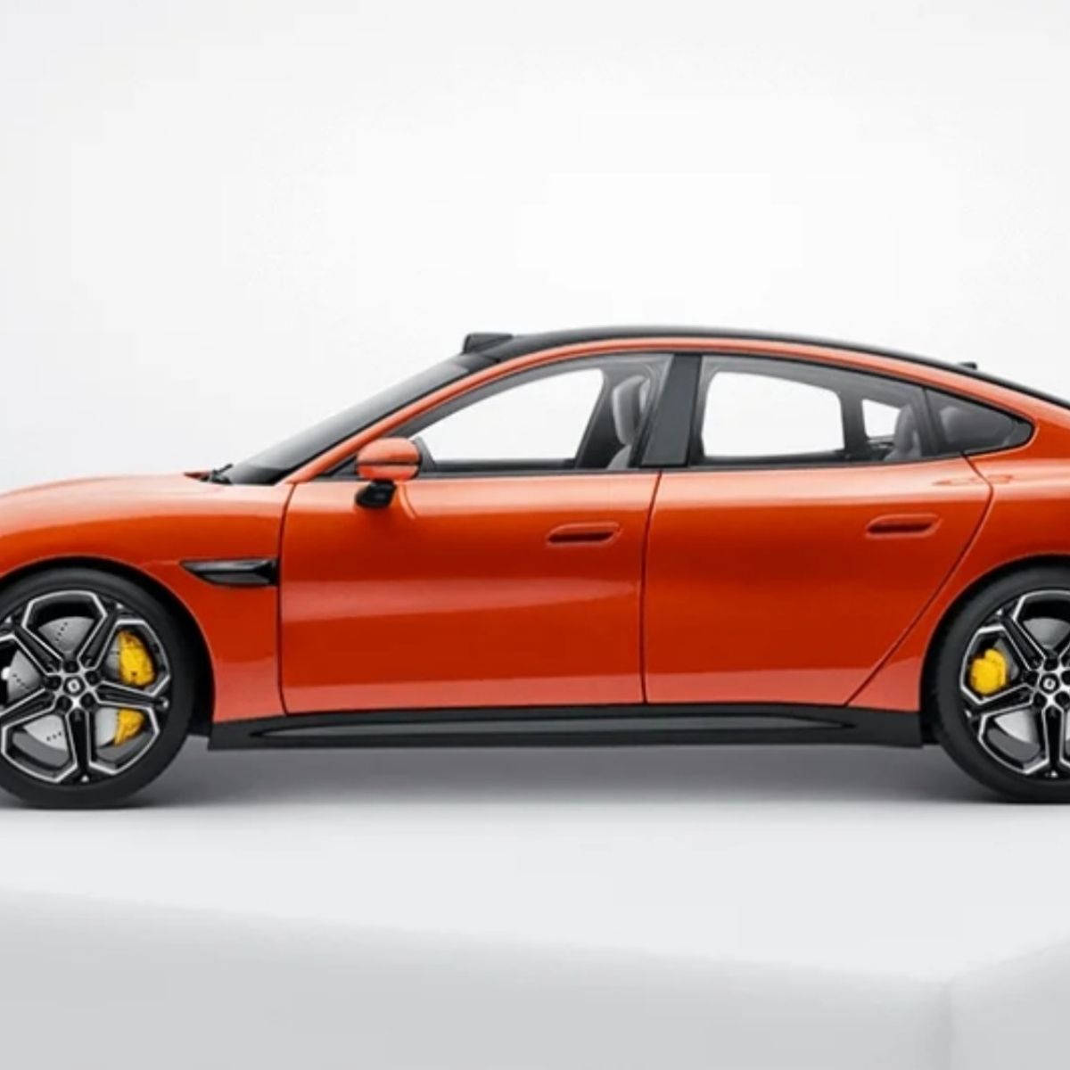 XIAOMI - Xiaomi SU7 1 a 18 Die-cast Model Car Lava Orange