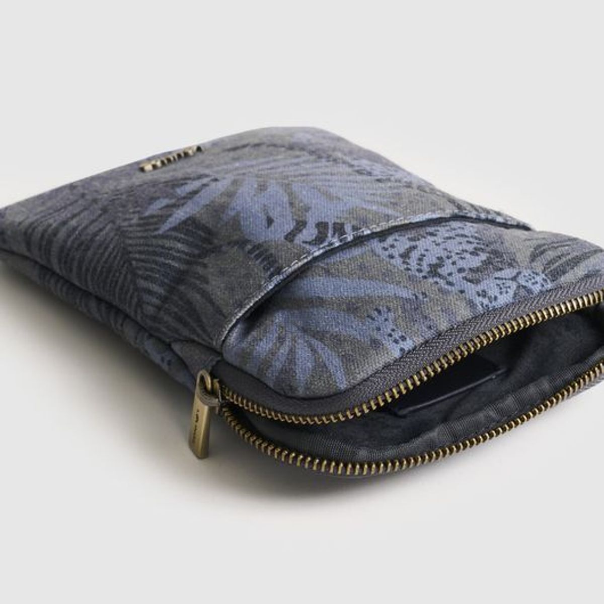 LOUNGE - Funda Para Kindle Canvas Dreamy LOUNGE