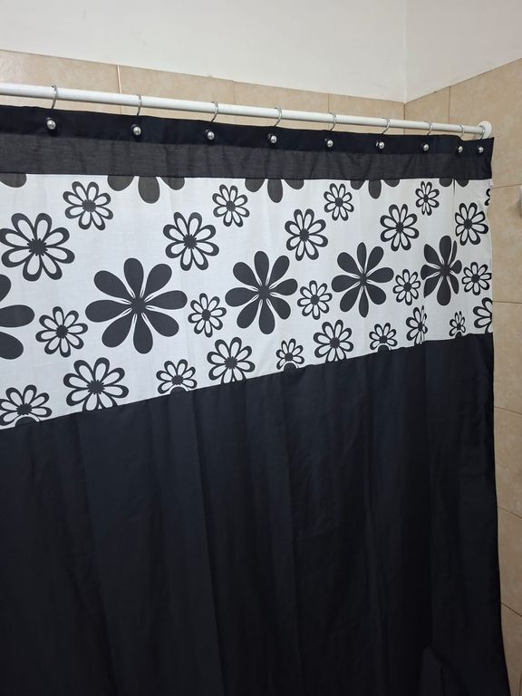 CORTINA DE BANO MEDIDA ESPECIAL COLOR NEGRO DISENO FLOR NEGRA 200 X 200 CMS