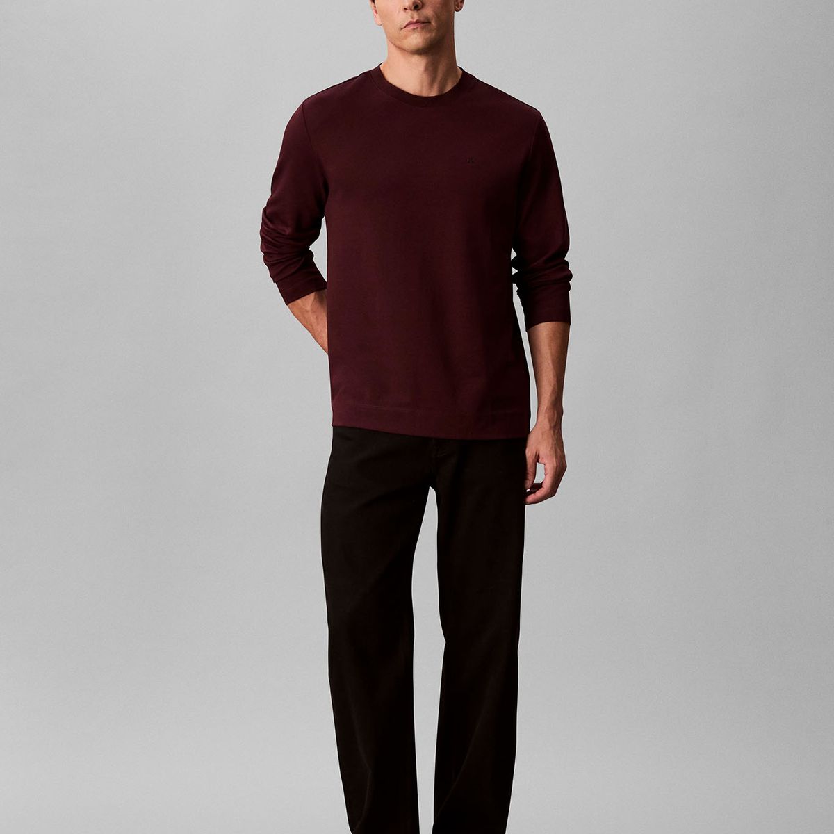 CALVIN KLEIN - Polera de Algodón Premium En Tejido Interlock Burdeo Calvin Klein