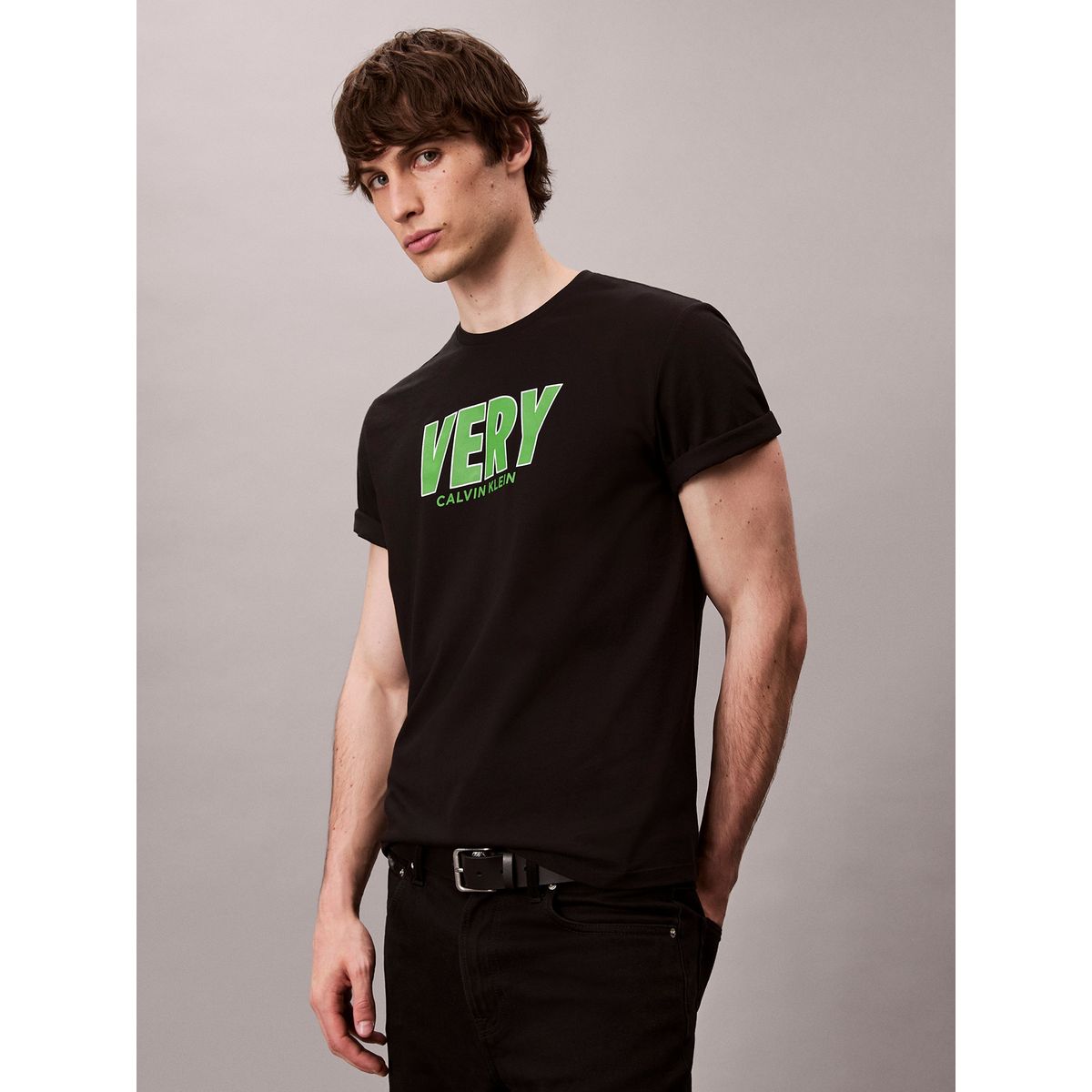 CALVIN KLEIN - Polera con Estampado Gráfico Very Negro Calvin Klein