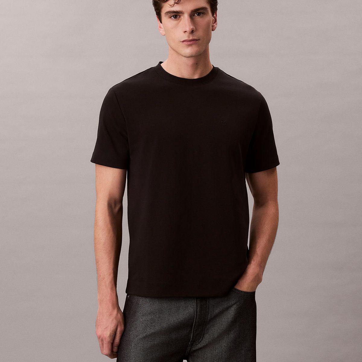 CALVIN KLEIN - Polera de Algodón Interlock Negro Calvin Klein