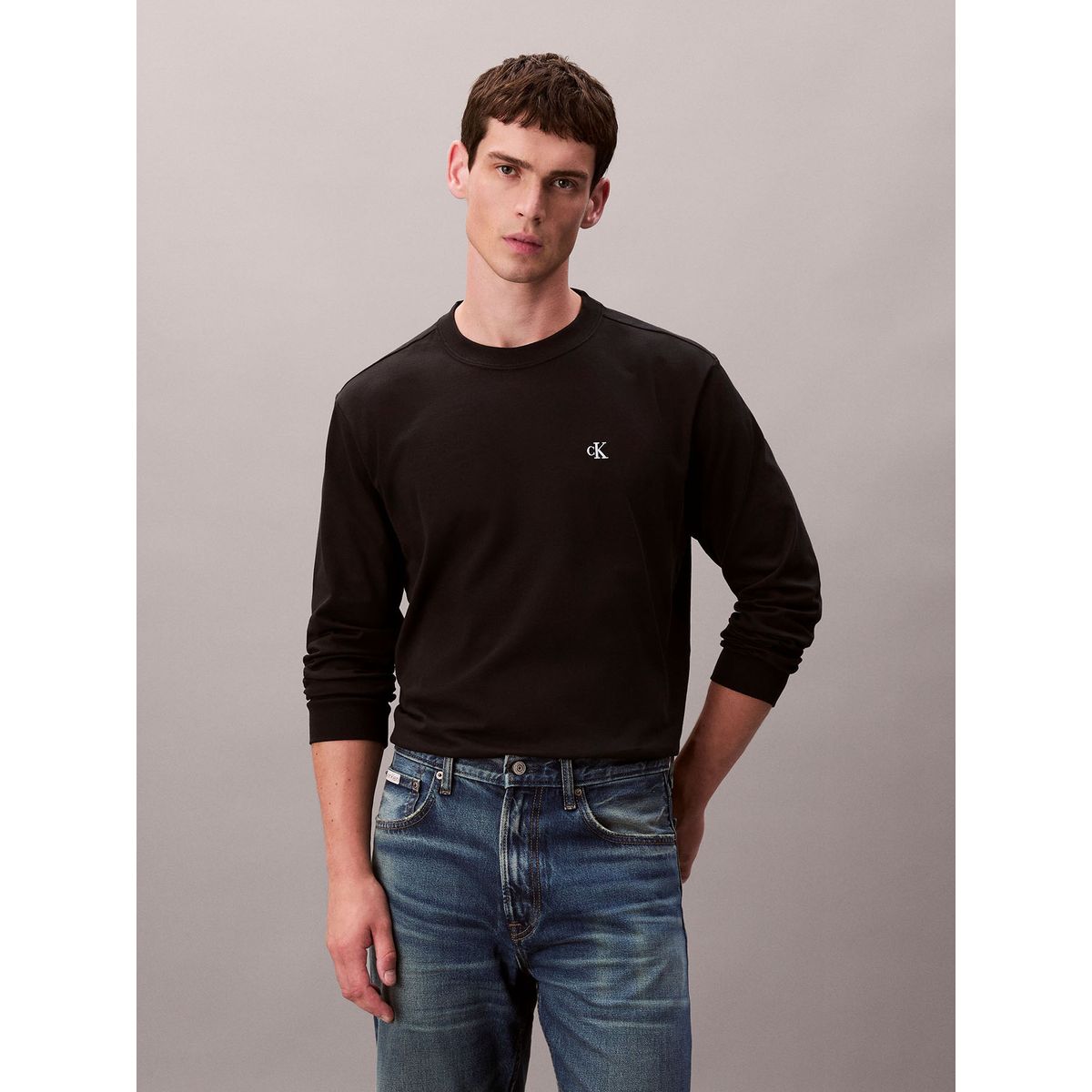 CALVIN KLEIN - Polera con Monograma Negro Calvin Klein