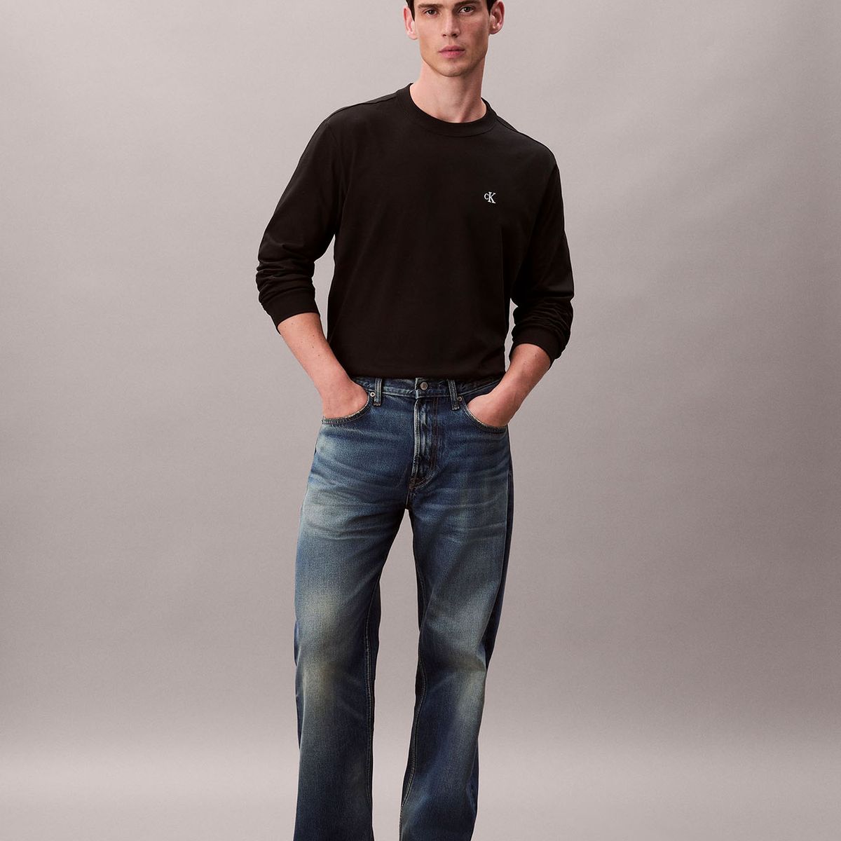 CALVIN KLEIN - Polera con Monograma Negro Calvin Klein