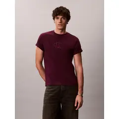 CALVIN KLEIN - Polera con Monograma Estampado Burdeo