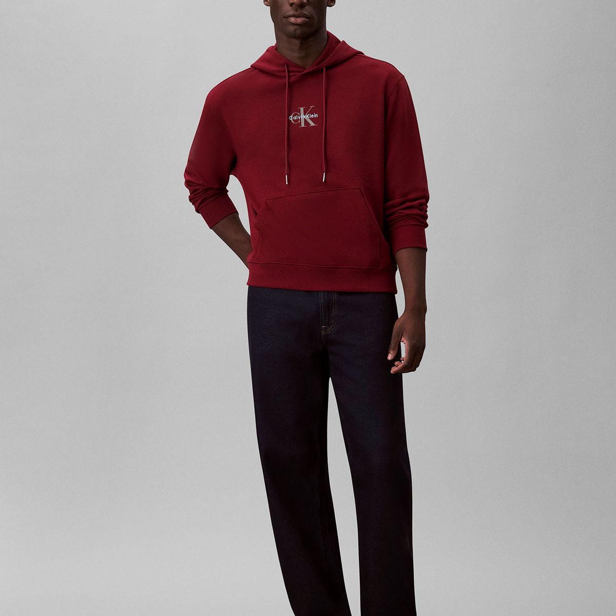 CALVIN KLEIN - Polerón con Gorro y Logo Burdeo Calvin Klein