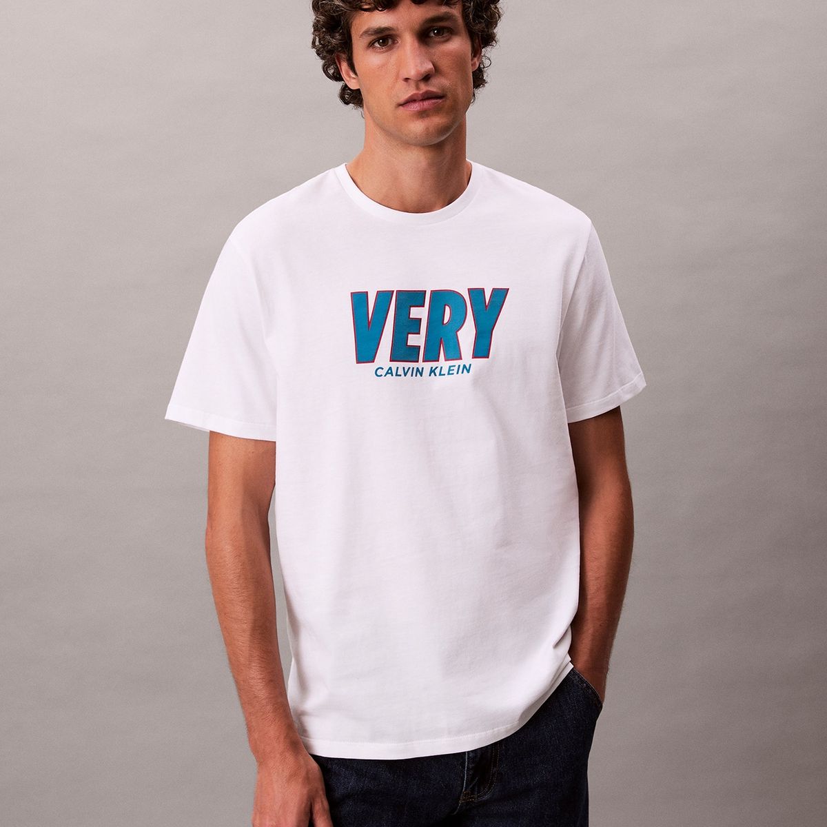 CALVIN KLEIN - Polera con Estampado Gráfico Very Blanco Calvin Klein