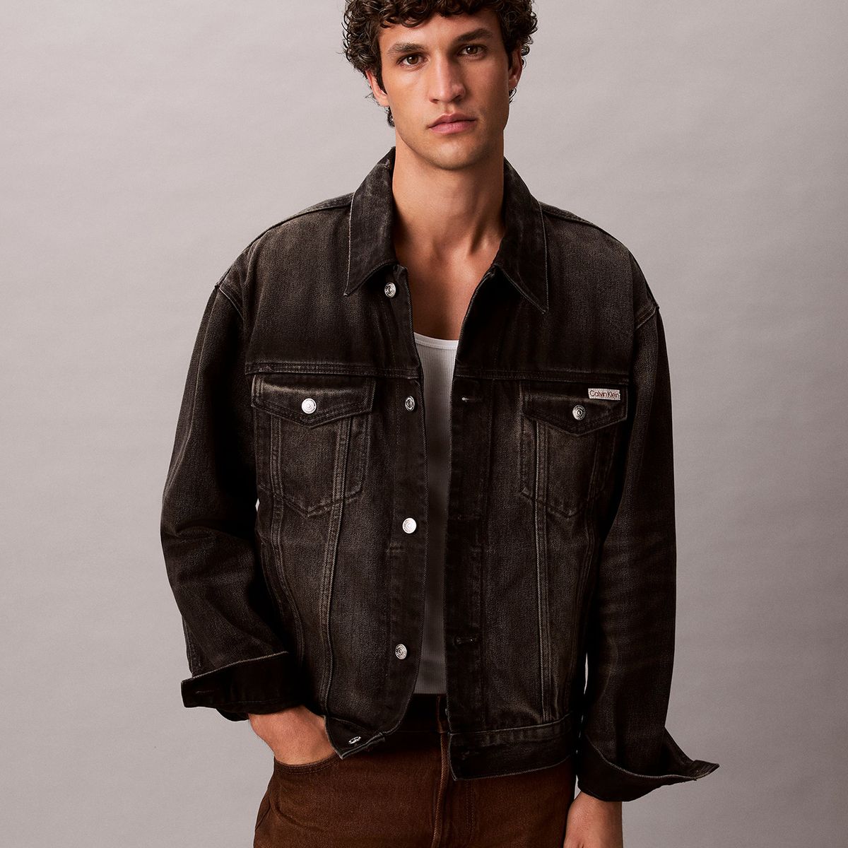 CALVIN KLEIN - Chaqueta Trucker Estilo 90S