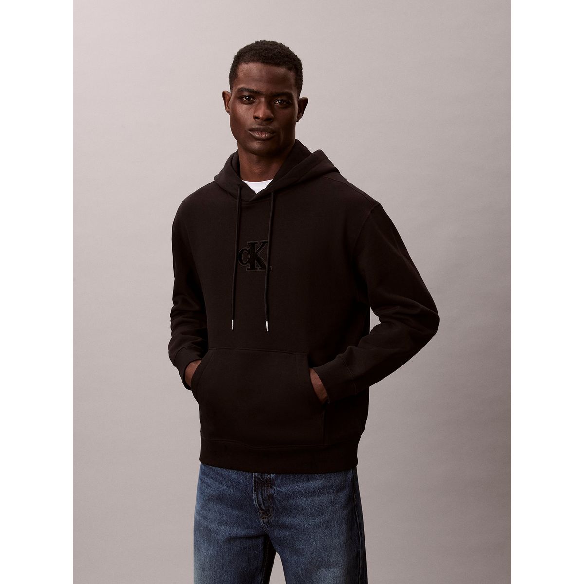 CALVIN KLEIN - Polerón con Gorro y Monograma Negro Calvin Klein