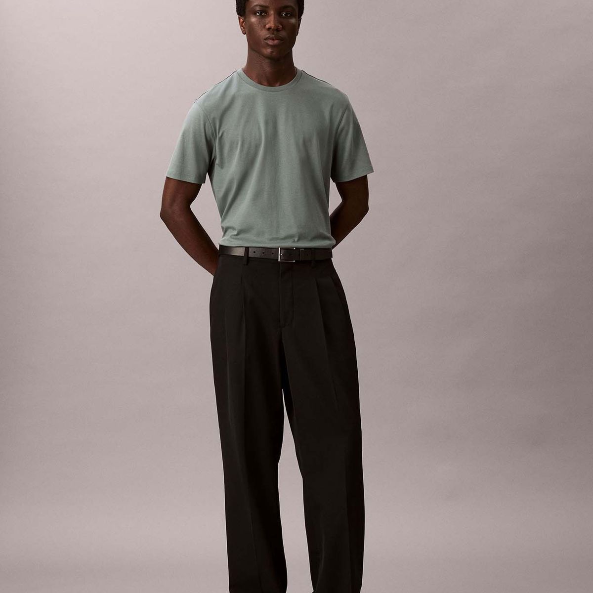 CALVIN KLEIN - Polera de Algodón Supima de Cuello Redondo Verde Calvin Klein