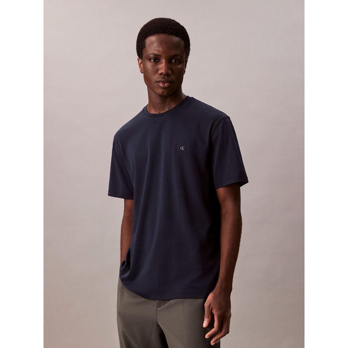 CALVIN KLEIN - Polera de Algodón Supima con Logo Bordado Azul Calvin Klein