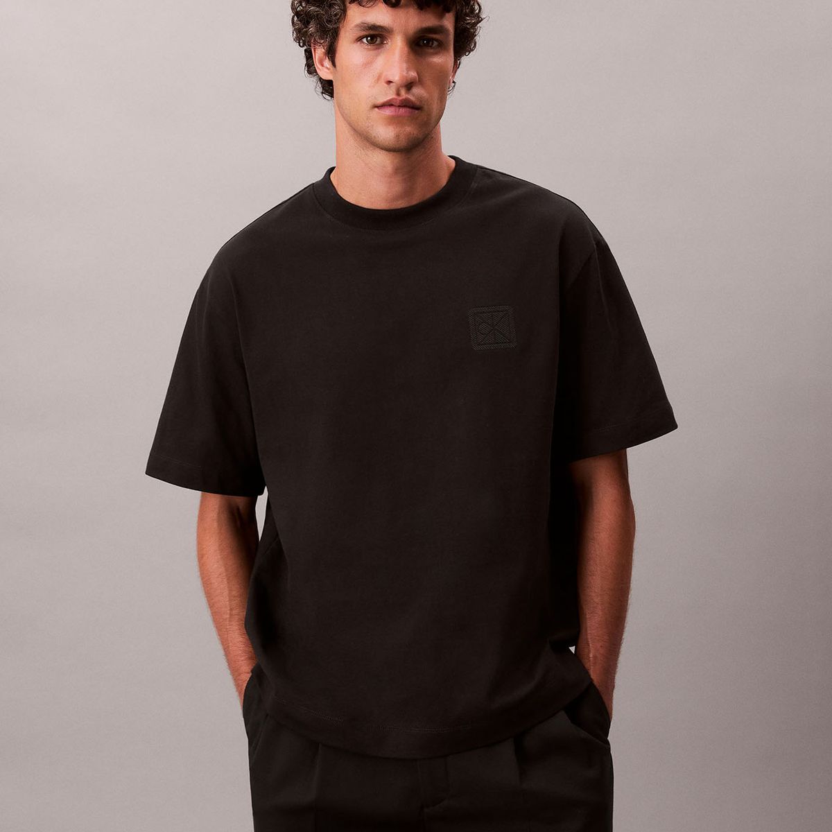 CALVIN KLEIN - Polera con Parche de Emblema CK Negro Calvin Klein