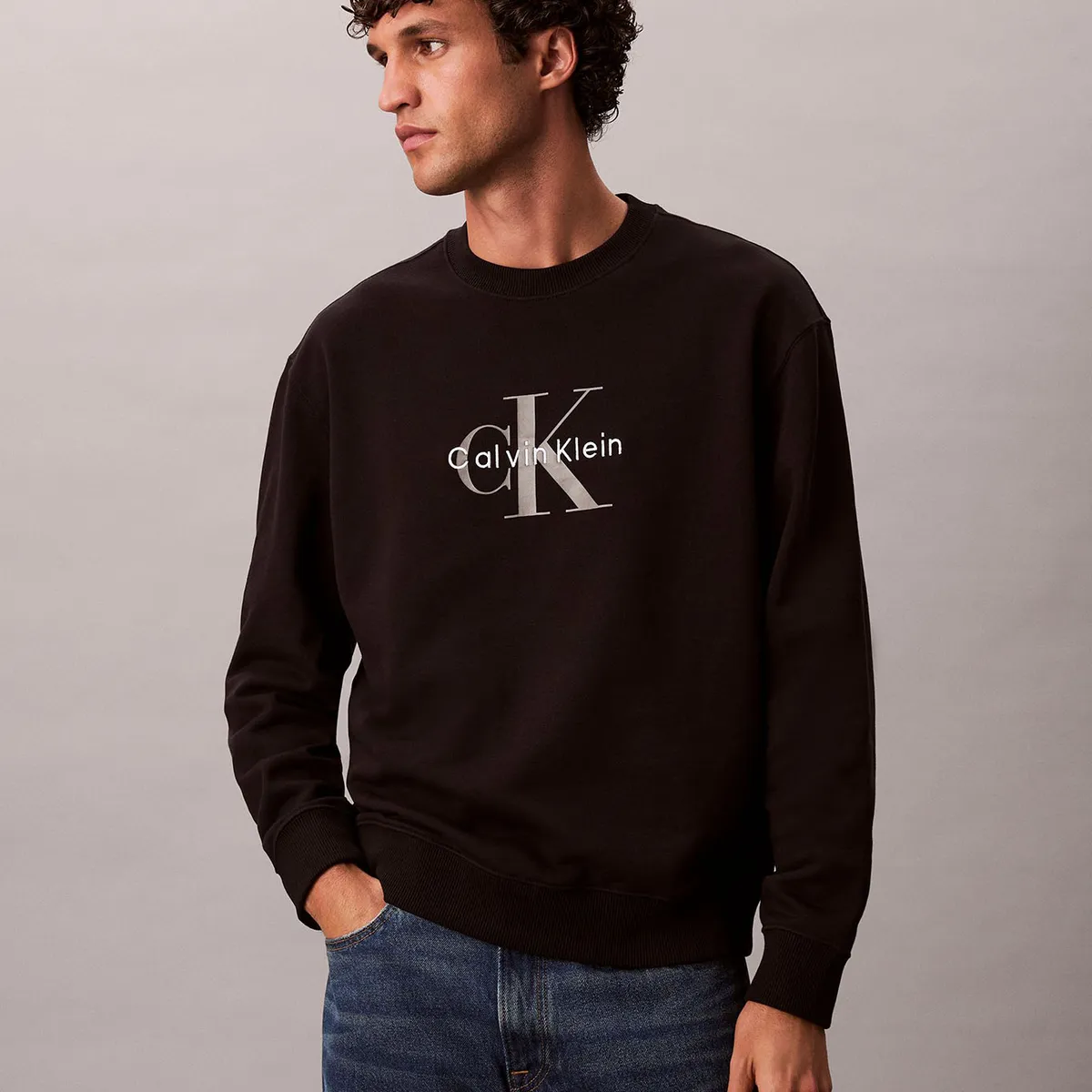 CALVIN KLEIN - Polerón de Felpa con Monograma Estampado Negro Calvin Klein