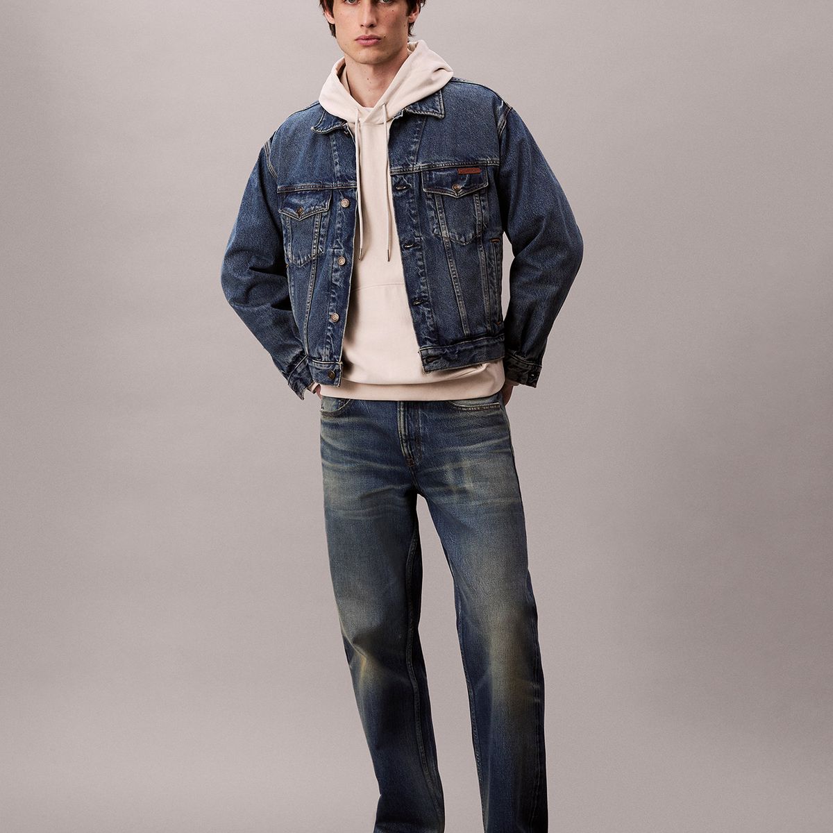 CALVIN KLEIN - Polerón con Gorro y Monograma Bordado Beige Calvin Klein