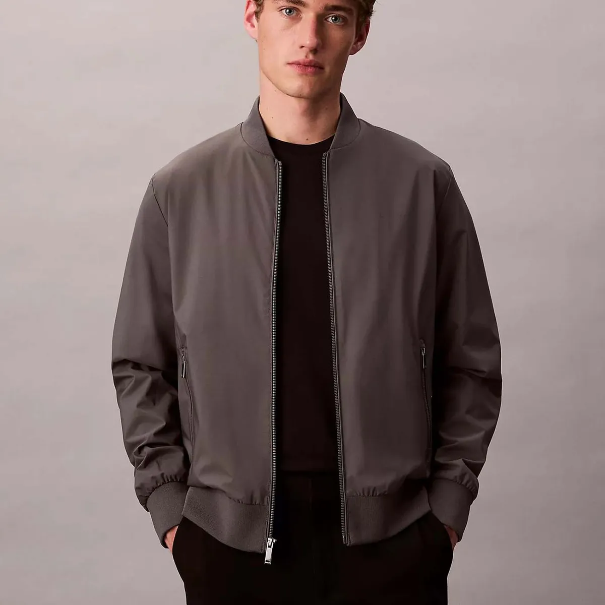 CALVIN KLEIN - Chaqueta Matte Bomber Gris Calvin Klein