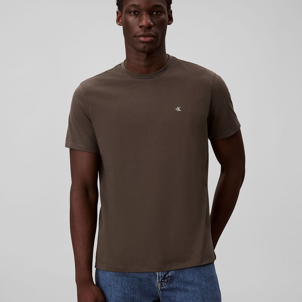 CALVIN KLEIN - Polera Clásica con Monograma Gris Calvin Klein