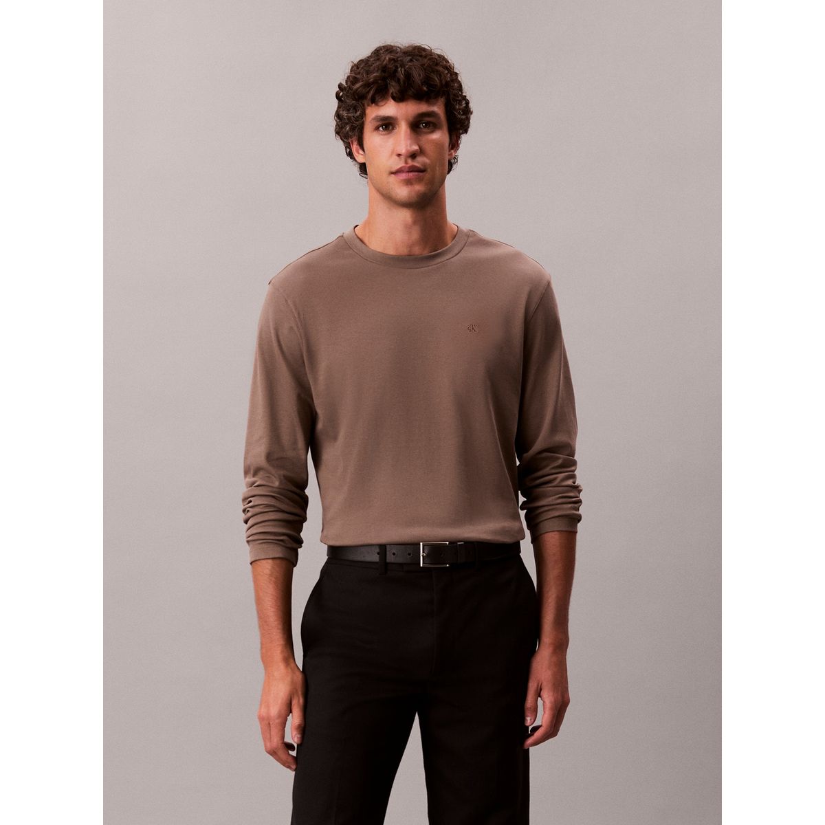 CALVIN KLEIN - Polera de Algodón Supima Interlock Cafe Calvin Klein