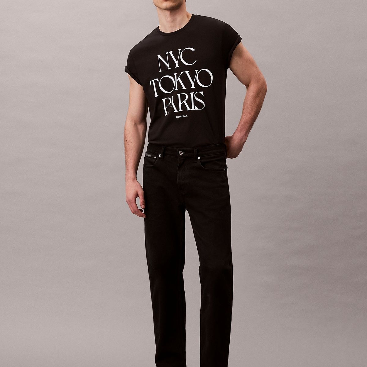 CALVIN KLEIN - Polera con Gráfico Flagship City Negro Calvin Klein